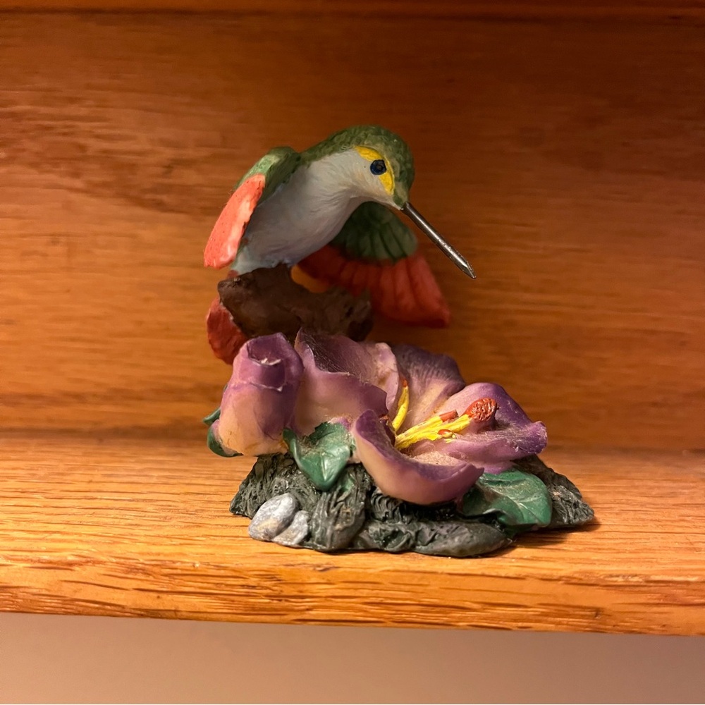 Hummingbird Figurine with a Purple Flower - Sweet Little Bird - Colorful - VTG